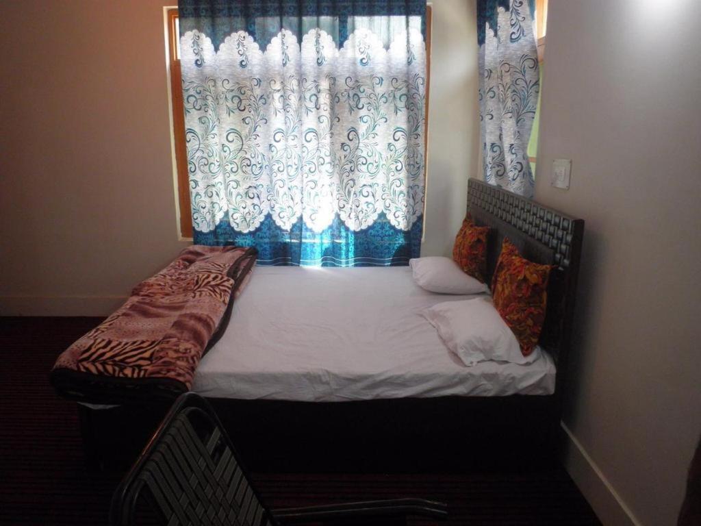 My Guest House Srinagar  Exterior photo