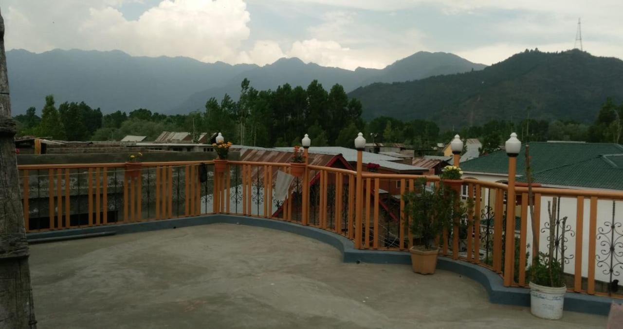 My Guest House Srinagar  Exterior photo